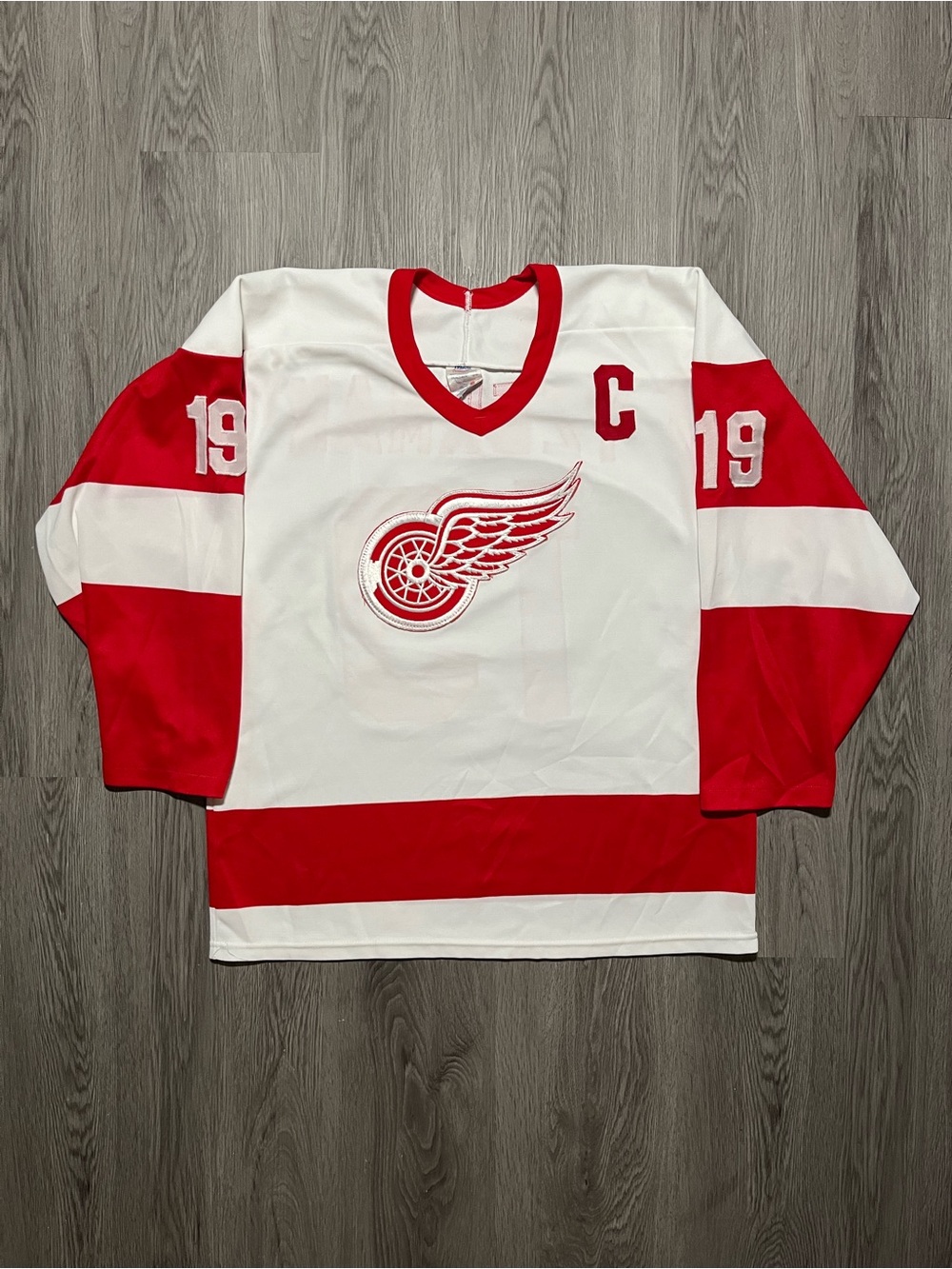 80s Detroit Red Wings Steve Yzerman vintage CCM Maska Canada NHL hockey jersey